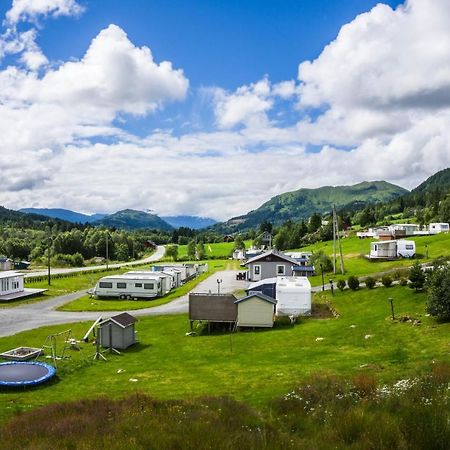 ホテルSmordal Hytteutleie Og Camping ノールフィヨーレイド エクステリア 写真