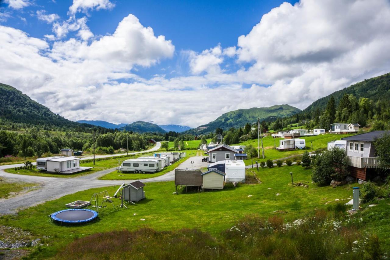 ホテルSmordal Hytteutleie Og Camping ノールフィヨーレイド エクステリア 写真