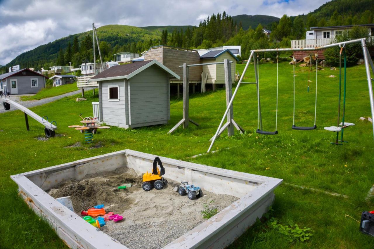 ホテルSmordal Hytteutleie Og Camping ノールフィヨーレイド エクステリア 写真